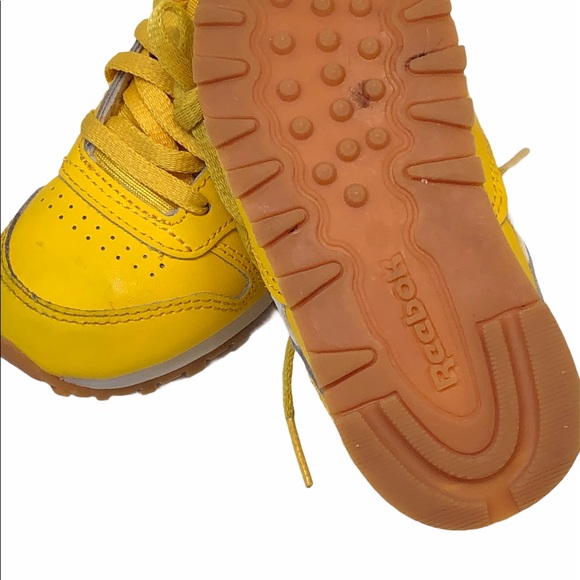 Toddler yellow Reebok sneaker sz7 - Picture 4 of 6